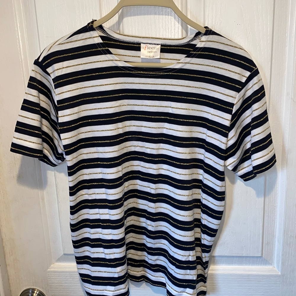 Top.  Small.     aileen
